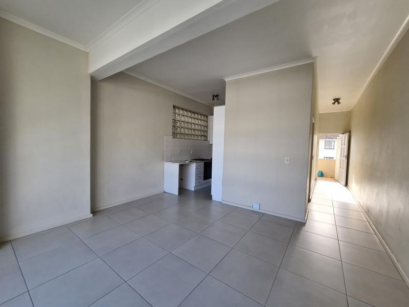 1 Bedroom Property for Sale in Sea Point Western Cape